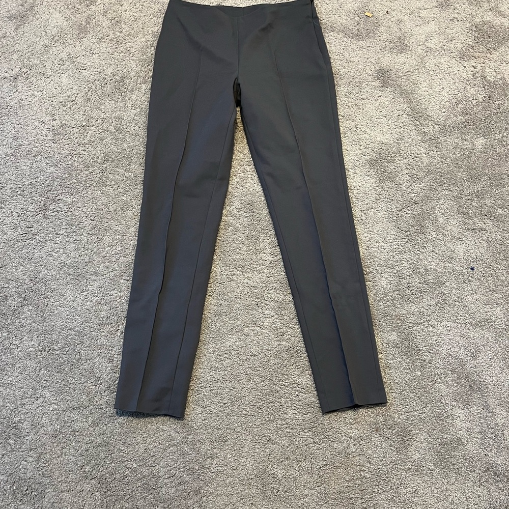 Akris size 4 gray pants